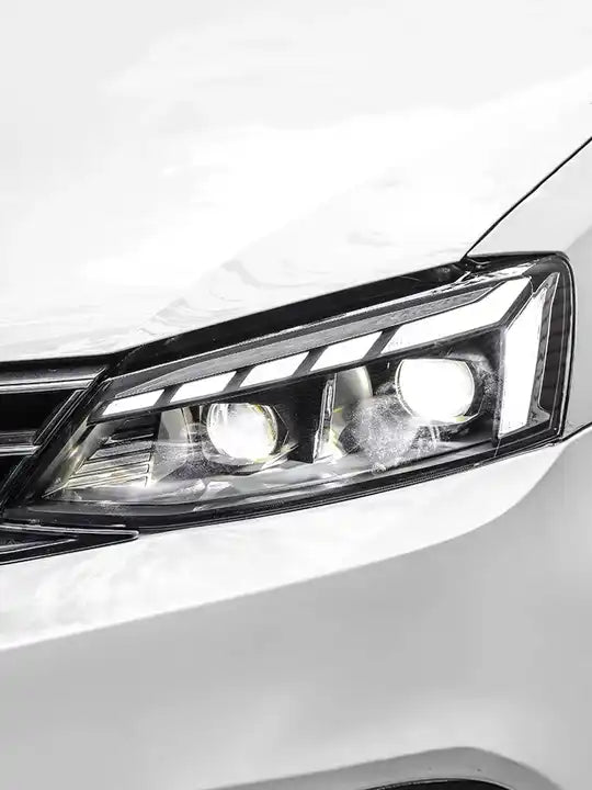 Faros LED VW Jetta 2011- 2019- MK6 DRL